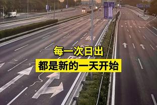 两双到手！字母哥半场8中4拿到12分11板 正负值+20